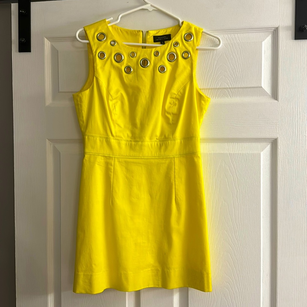 Super cute TAHARI yellow mini dress
